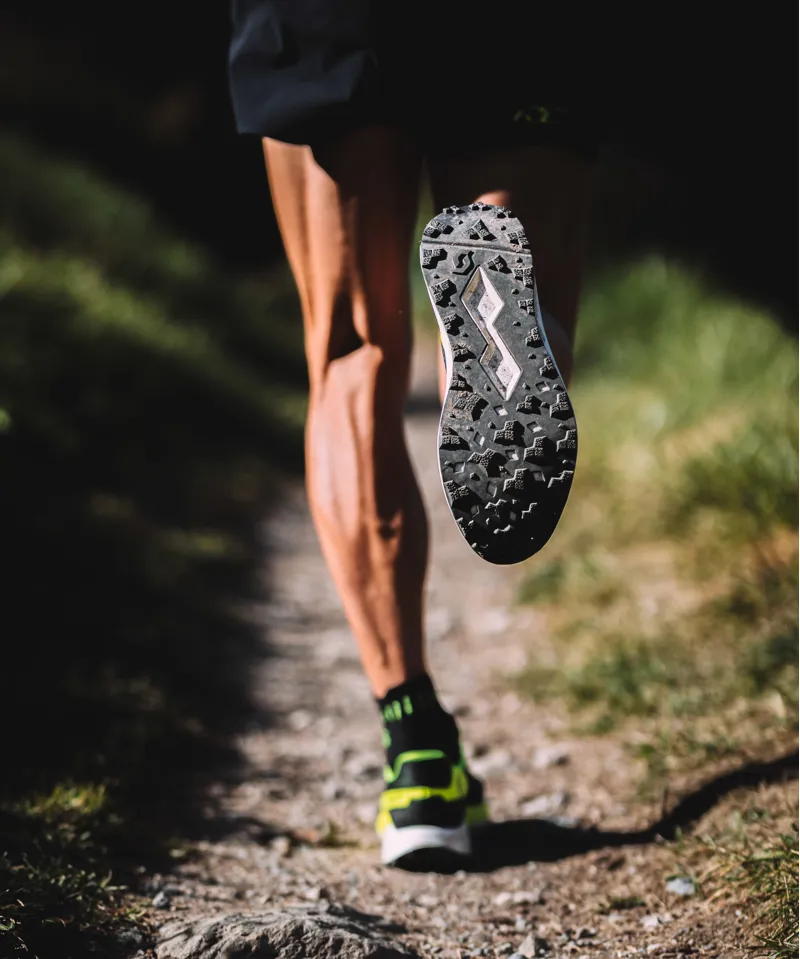 Scott Ultra Carbon RC Men's Trail Running Shoe in Black/Yellow-8